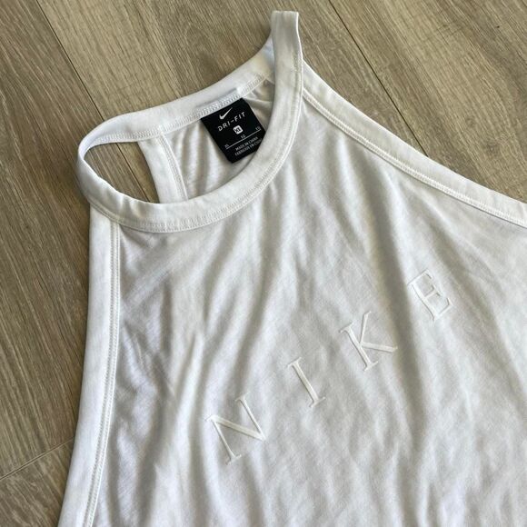 Nike XL White Textured Flowy Tank Top Minimalist Sheer Gym Athleisure Clean Girl - Picture 3 of 6